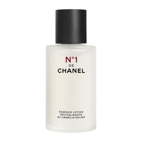 evens de Chanel revitalizing essence